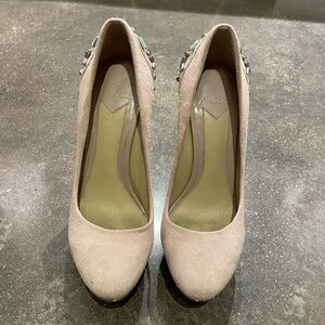 B atwood pink velvet high herls. Size 5.5